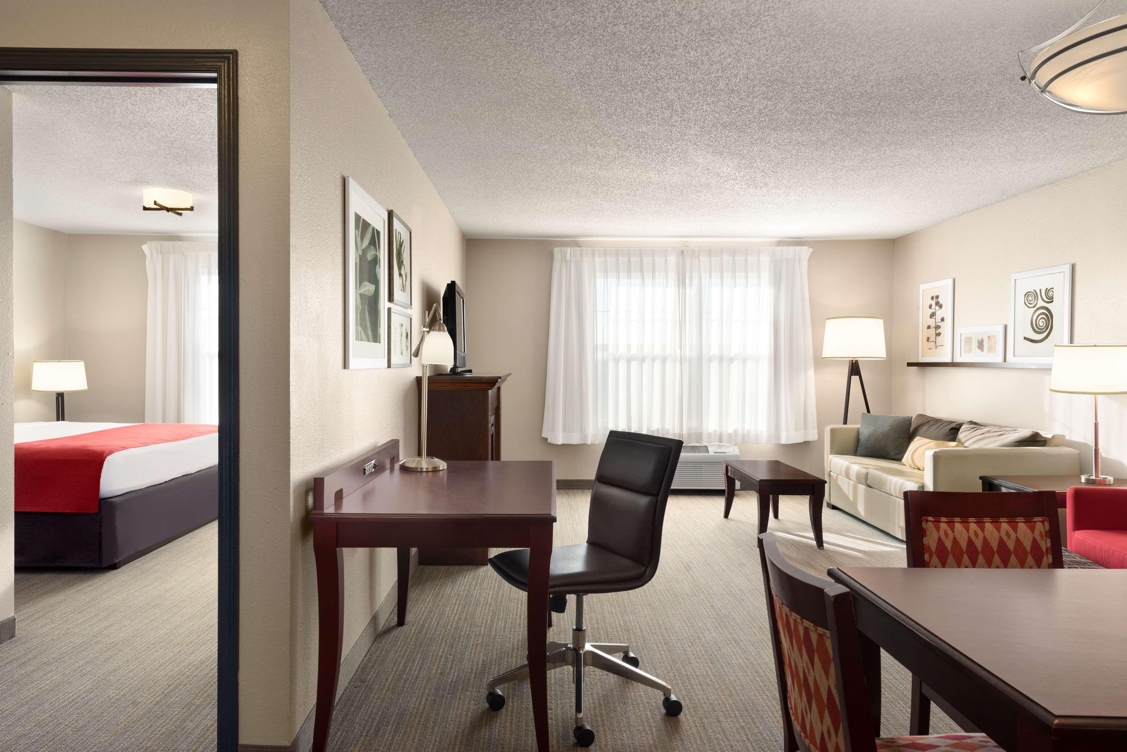 Country Inn & Suites By Radisson, Kansas City At Village West, Ks Bonner Springs Exterior foto
